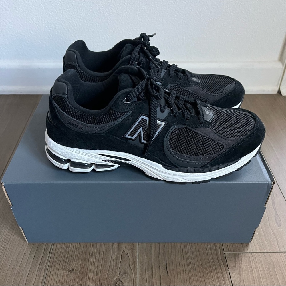 New Balance 2002R